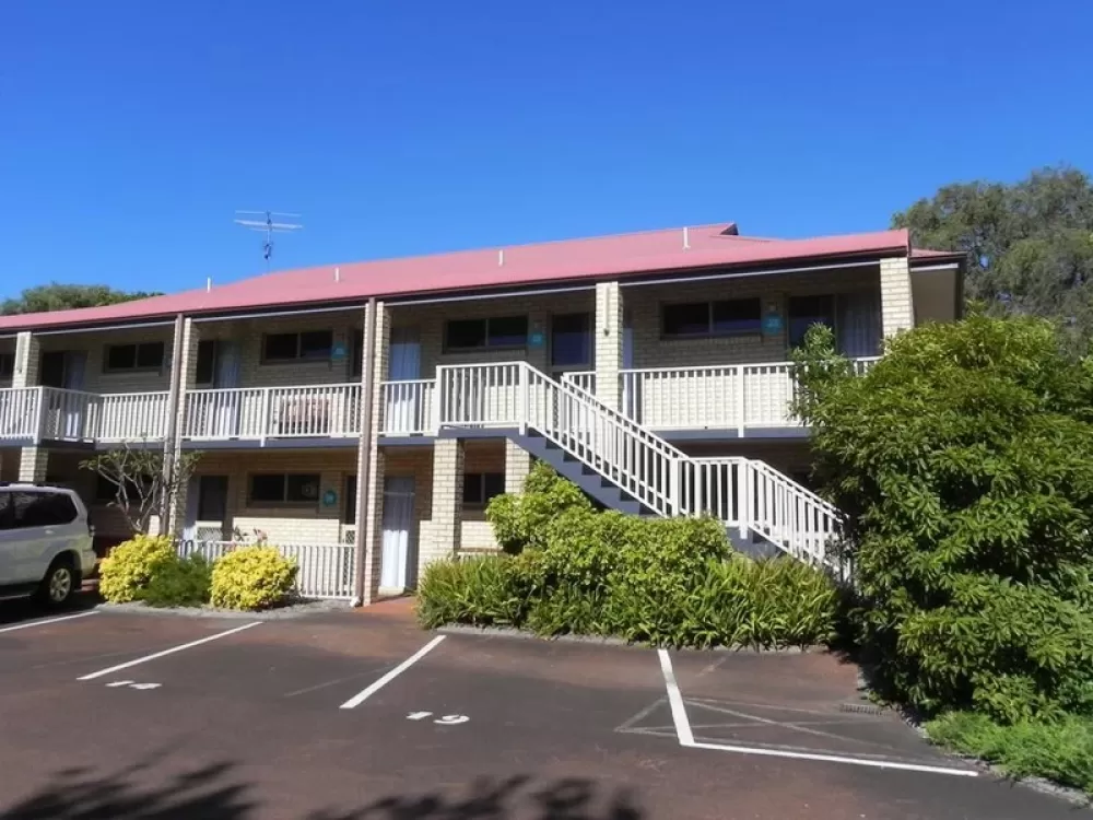 Busselton Villas & Glamping Village Official Dunsborough Leavers 2024 & 2025